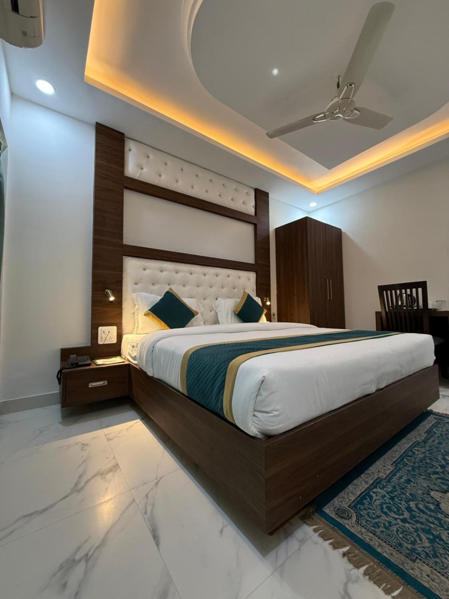 Hotel 7 Heaven دهرادون المظهر الخارجي الصورة