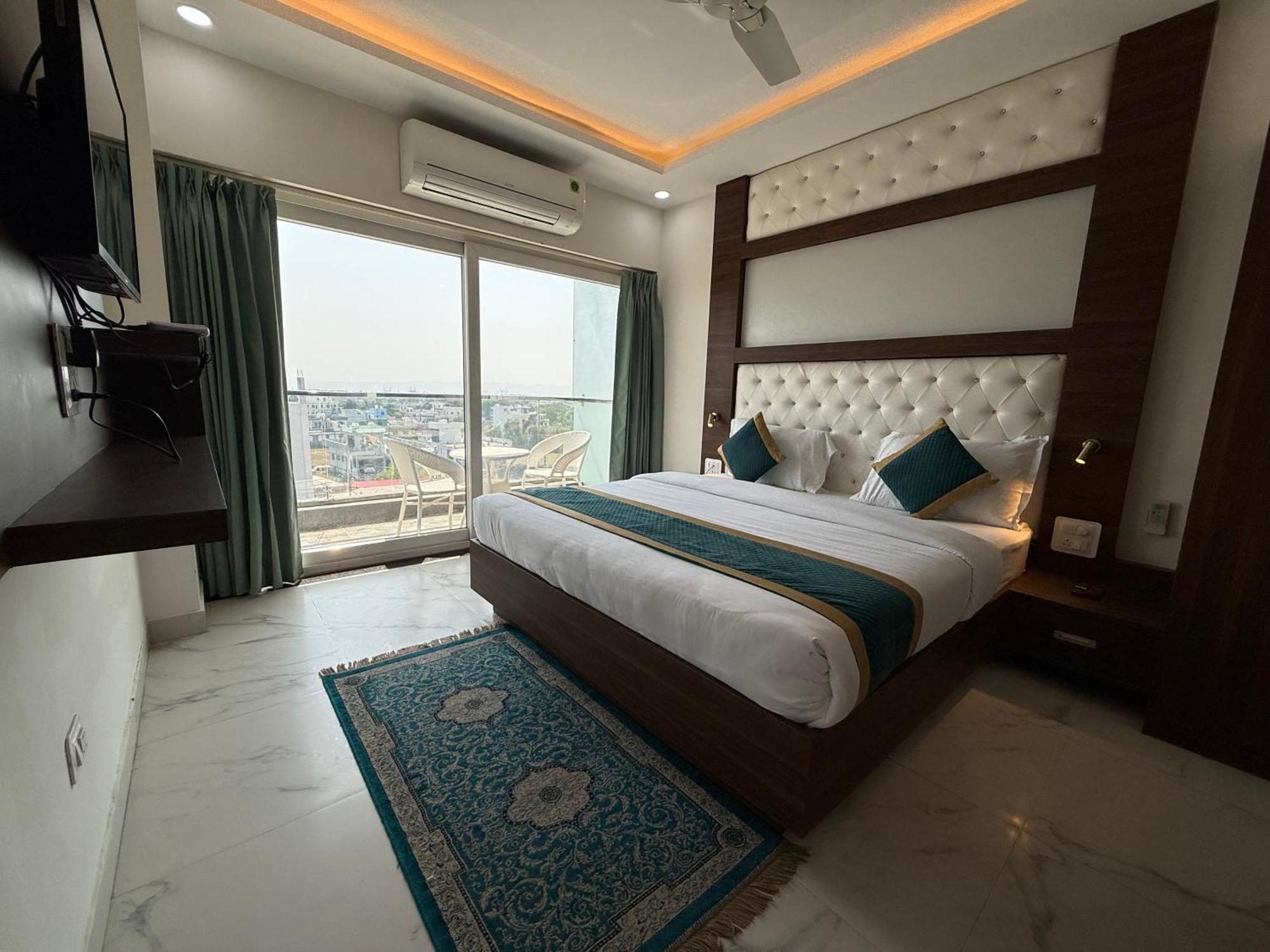 Hotel 7 Heaven دهرادون المظهر الخارجي الصورة