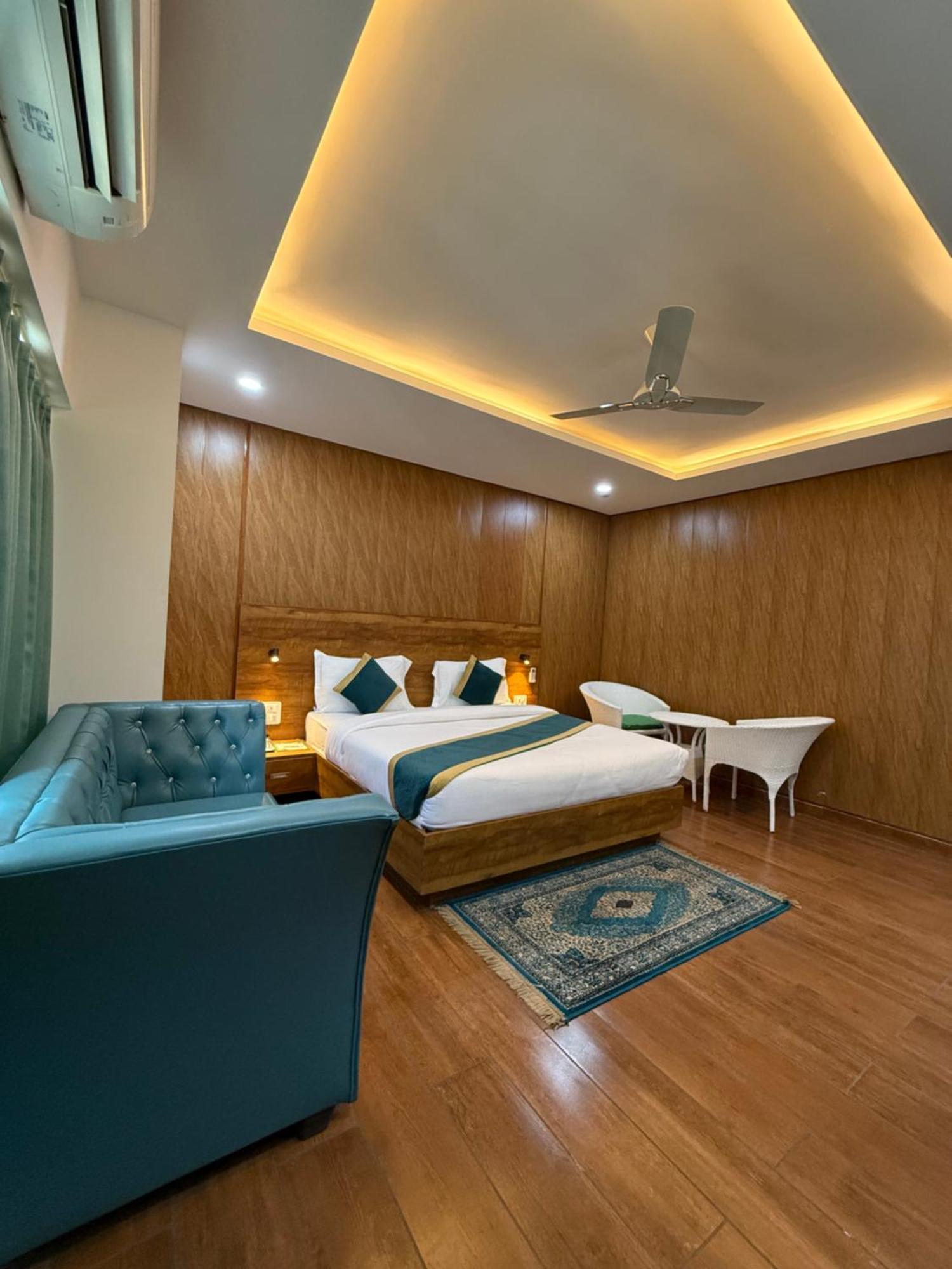 Hotel 7 Heaven دهرادون المظهر الخارجي الصورة